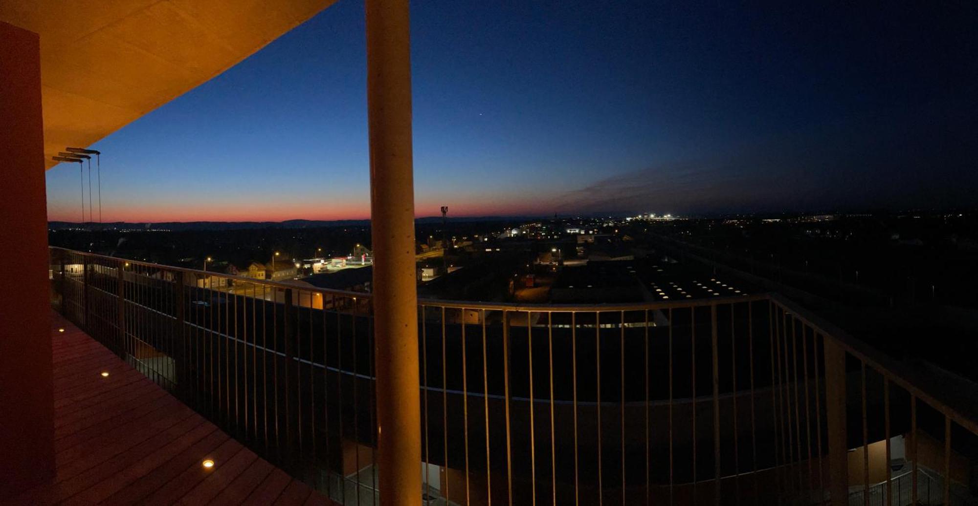 100 Qm Penthouse, Self-Check-In, 2 Parkplaetze Apartment Graz Exterior photo