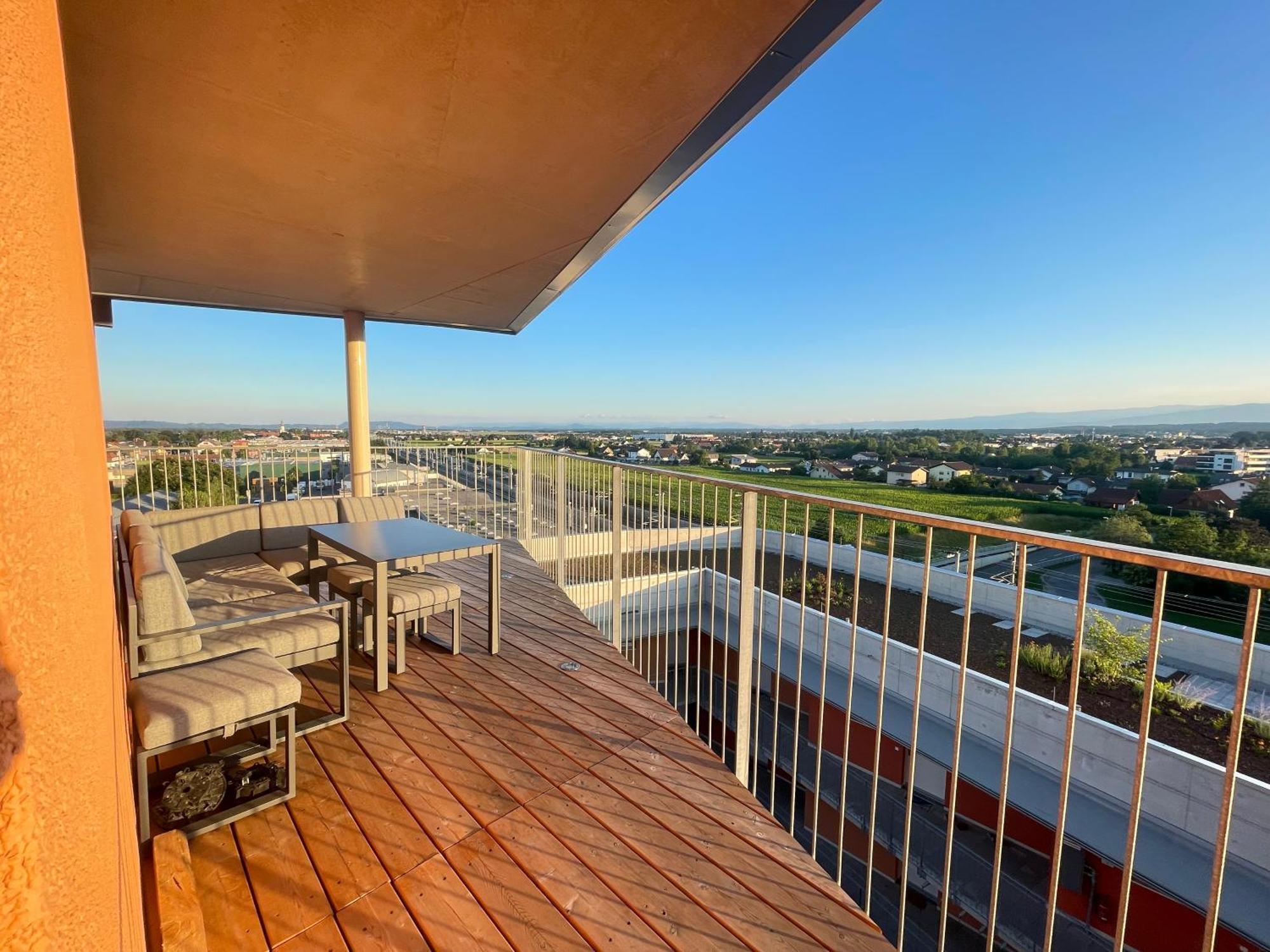 100 Qm Penthouse, Self-Check-In, 2 Parkplaetze Apartment Graz Exterior photo